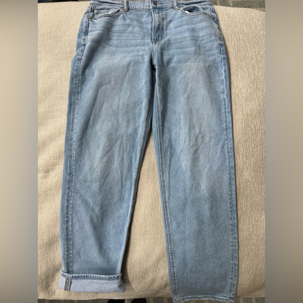American Eagle straight leg/wide leg light denim size 8